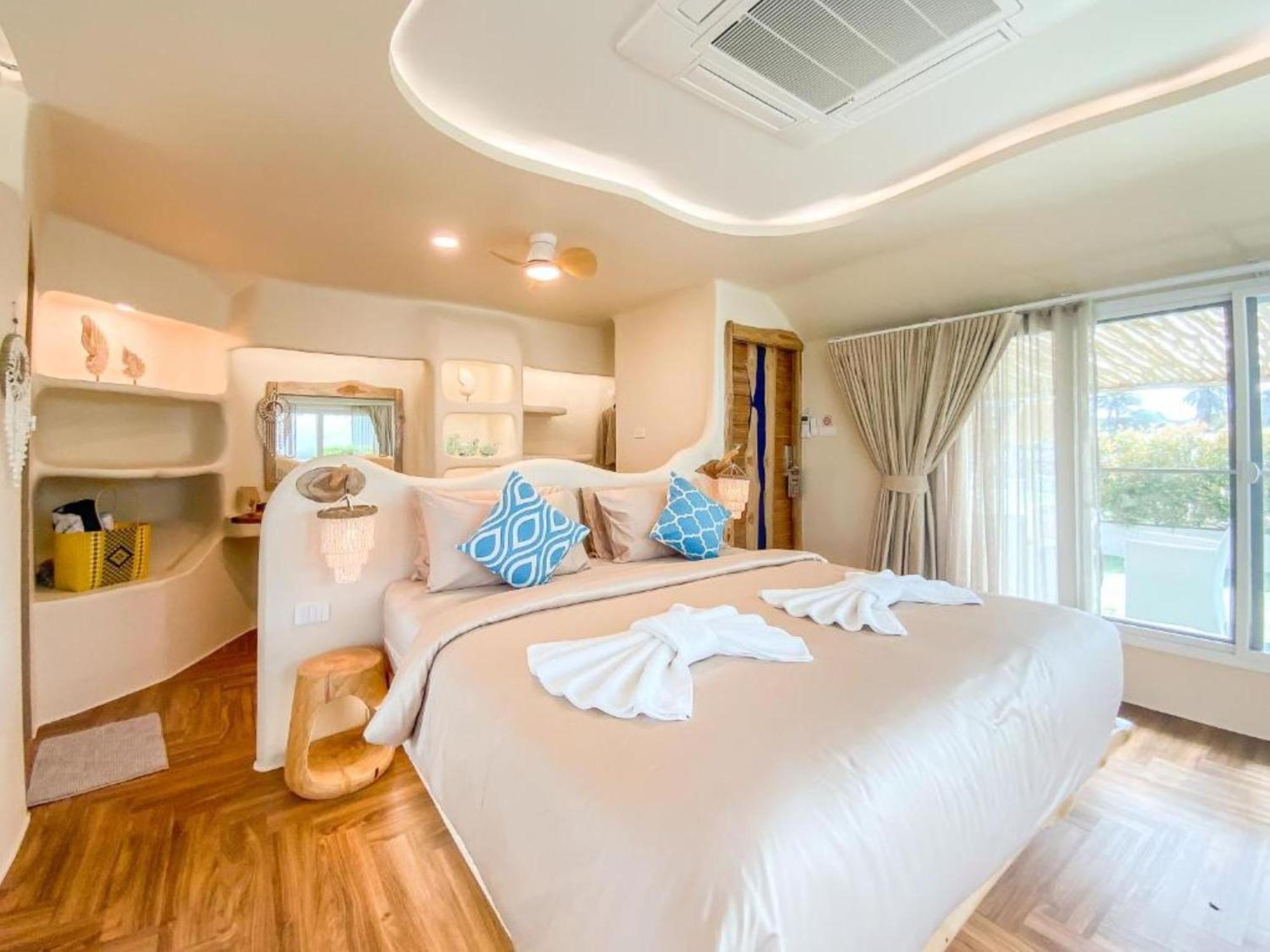 The Rock Samui Beach Resort Lamai Beach  Rum bild